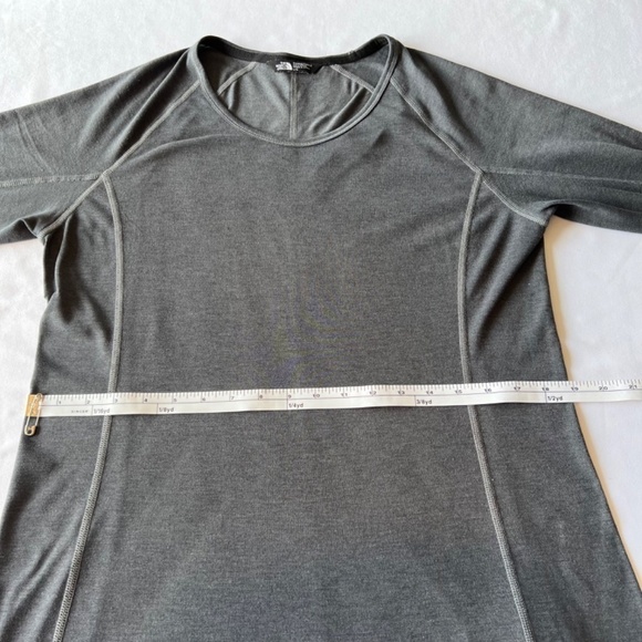 The North Face size L long sleeve top - Picture 5 of 9